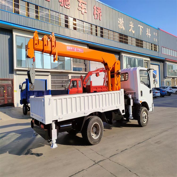 彰化县三轮随车吊定制 农用改装机自备吊中瑞长期出售